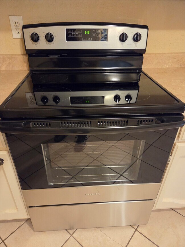 Building Photo - 14230 Cellini Dr