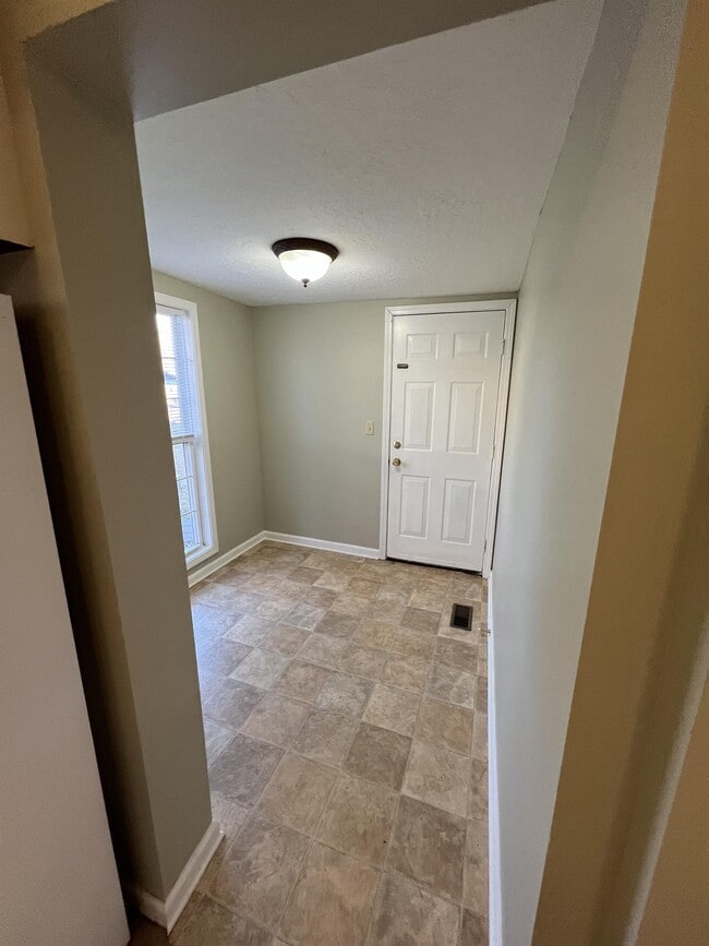 Building Photo - 205 Woodland St