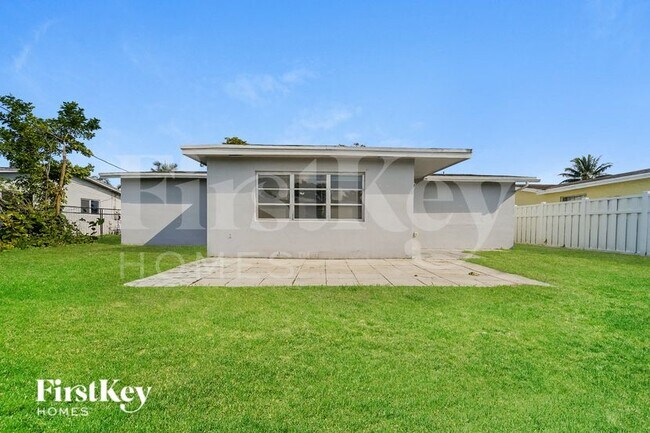 Building Photo - 2419 NW 87th Ln