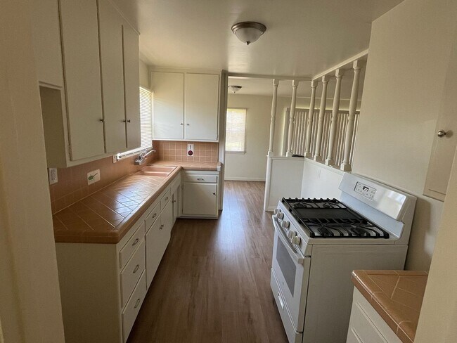 Building Photo - Three bedroom house in Lakewood ready for ...