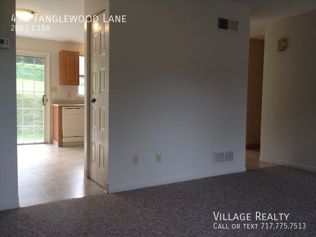 Building Photo - 470 Tanglewood Ln