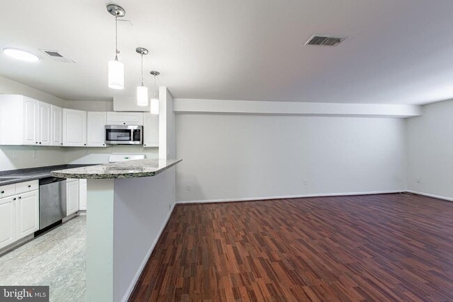 Building Photo - 430 N Patrick St