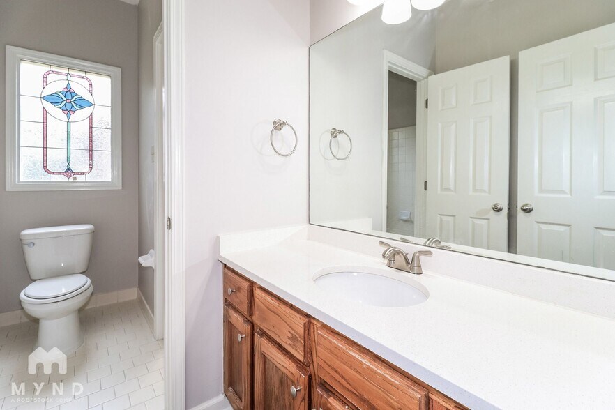 Building Photo - 1624 Wayside Cove