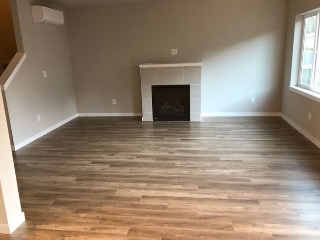 Building Photo - Fantastic 3 Bedroom Home In New Neighborhood