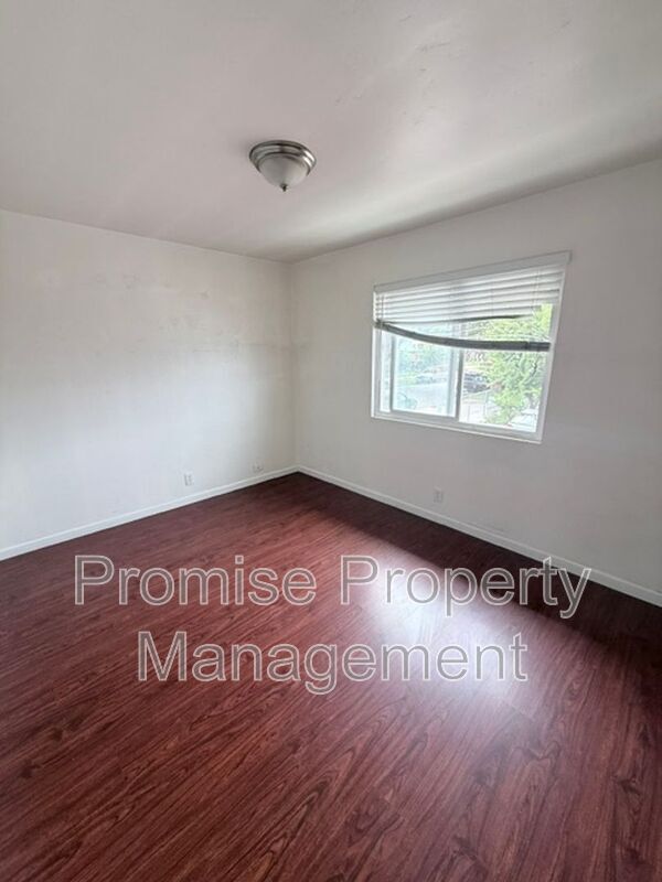 Building Photo - 413 S Freeman St