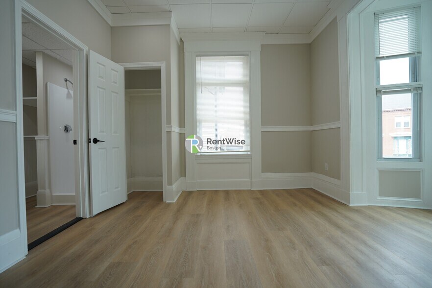 Building Photo - 142 Dorchester St