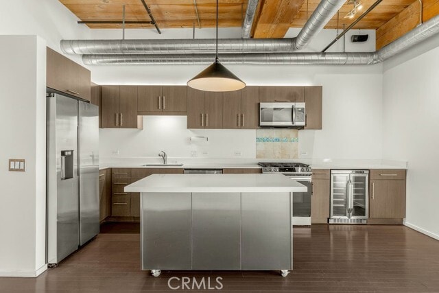 Building Photo - 530 S Hewitt St