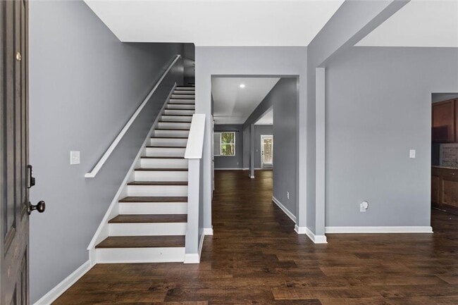 Building Photo - 407 Aviary Ln