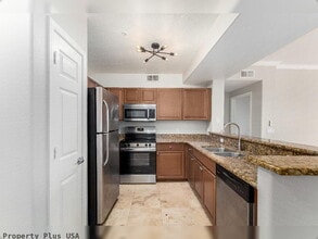 Building Photo - "Spacious 2-Bed, 2-Bath Condo Retreat in Scottsdale's Prime Location - 1,146 Sq Ft of Comfort!"