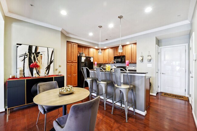 Building Photo - 910 Hall Station Dr