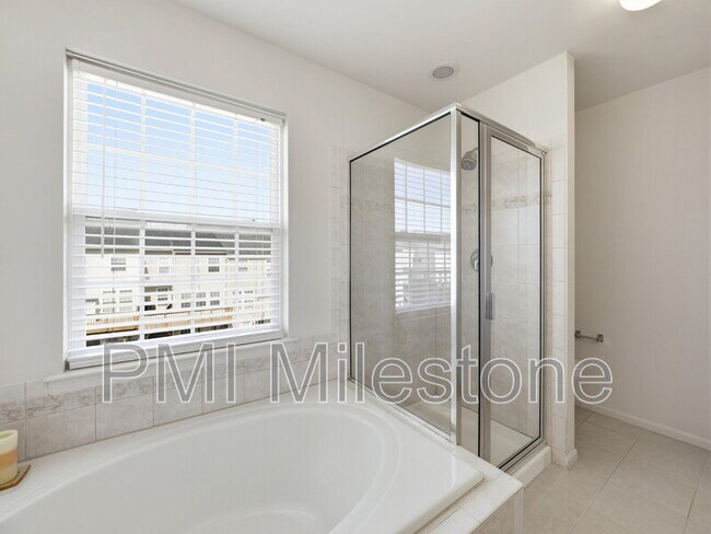 Building Photo - 1247 Mare St