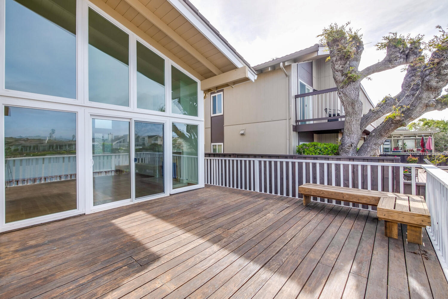 Building Photo - 255 Shearwater Is