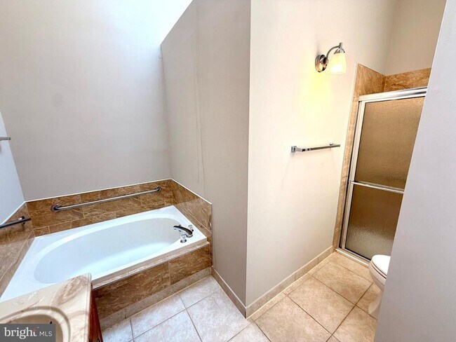 Building Photo - 6166 Wellington Commons Dr