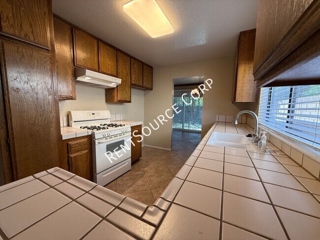 Building Photo - 44861 Laszlo St