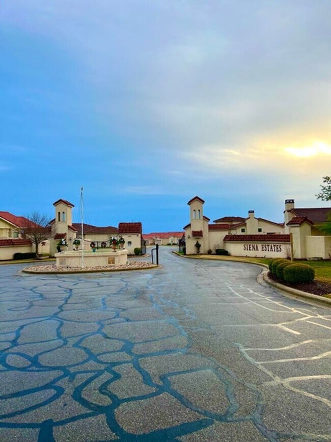 Building Photo - Duplex in Siena Estates at Branson Hills