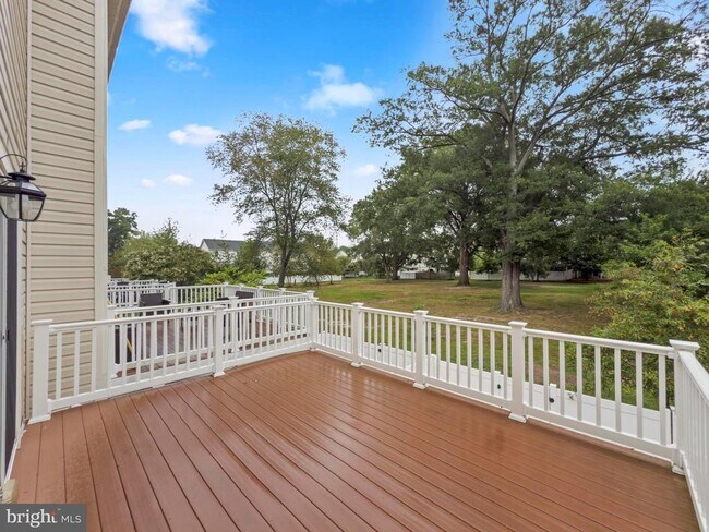 Building Photo - 7425 Willow View Ln