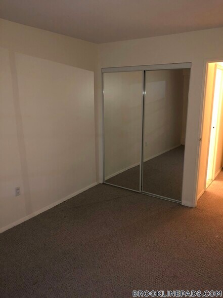 Building Photo - 175 Freeman St