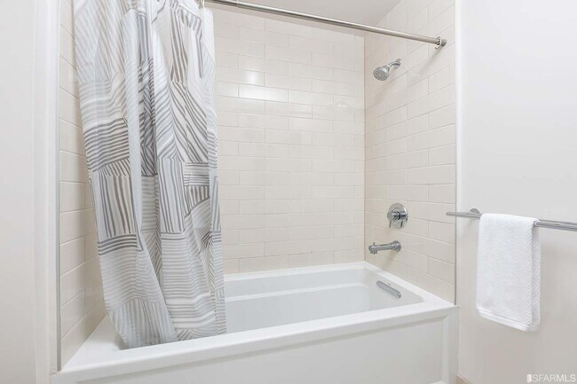 Building Photo - 555 Innes Ave