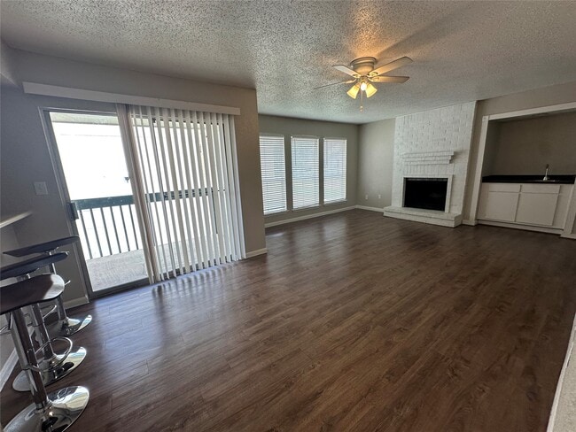 Building Photo - 250 El Dorado Blvd