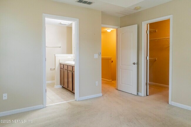 Building Photo - 625 Oakleaf Plantation Pkwy