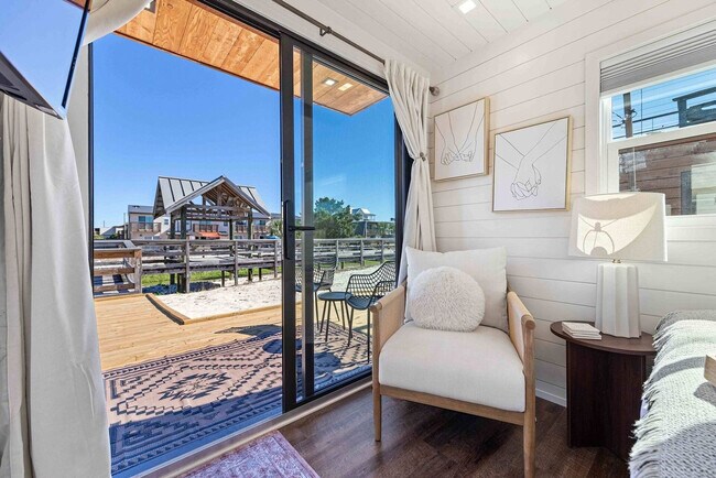 Building Photo - 316 Bream Ave