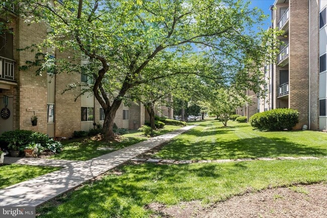 Building Photo - 12202 Braxfield Ct