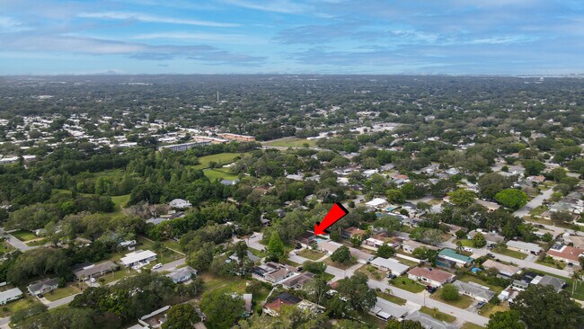 Building Photo - 2076 Burnice Dr