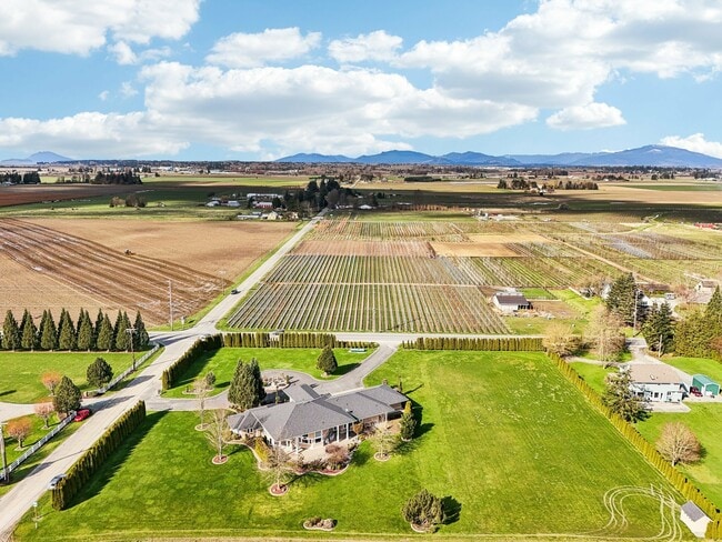 Building Photo - 15541 Bradshaw Rd