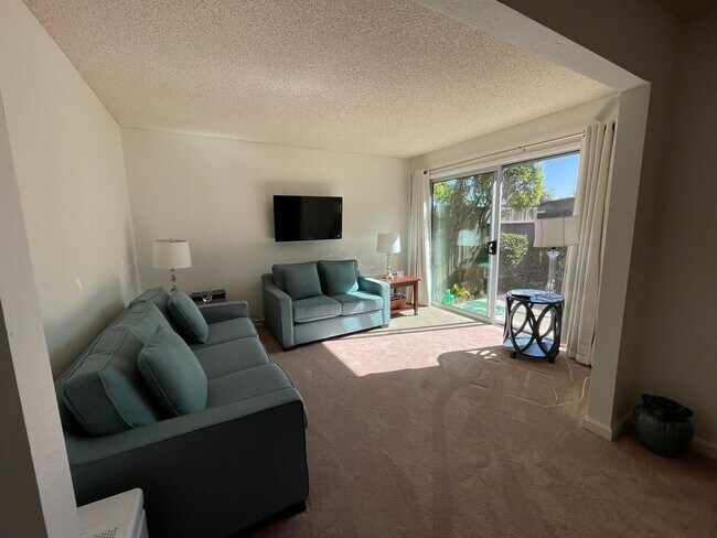 Building Photo - Rio Del Mar Condo - 2bed/2bath + den