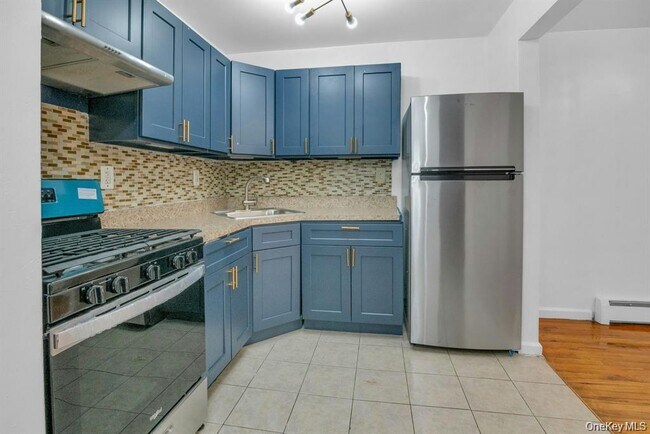 Building Photo - 523 E 148th St