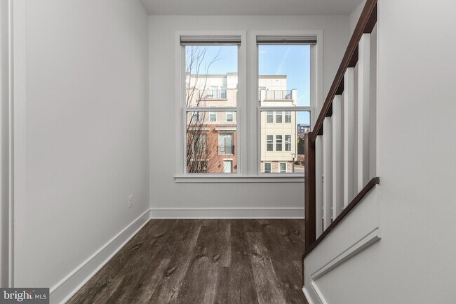 Building Photo - 14583 Lakestone Dr