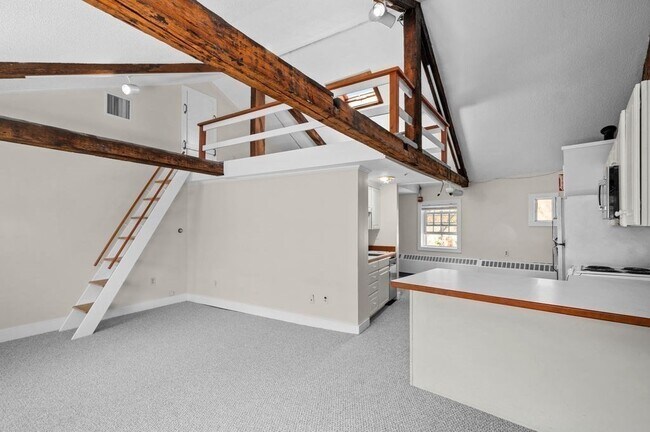 Building Photo - 4 Inn St