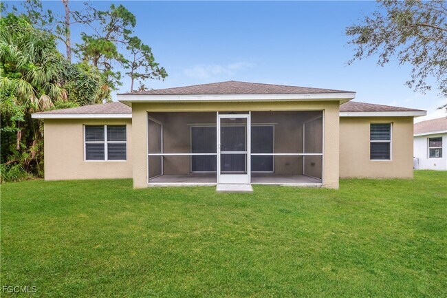 Building Photo - 1876 N San Mateo Dr