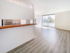 Building Photo - 450 Alcatraz Ave