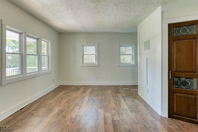 Building Photo - 138 Court St