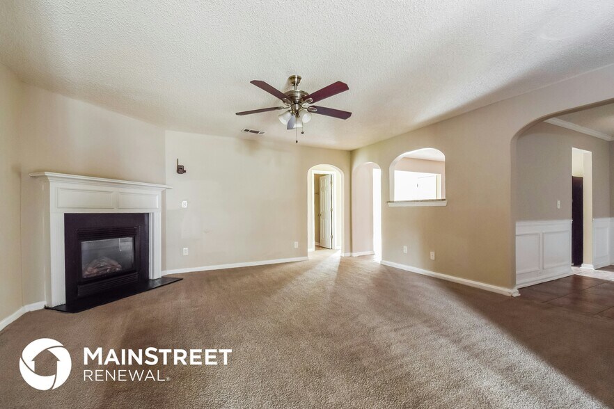 Building Photo - 5861 San Gabriel Ln