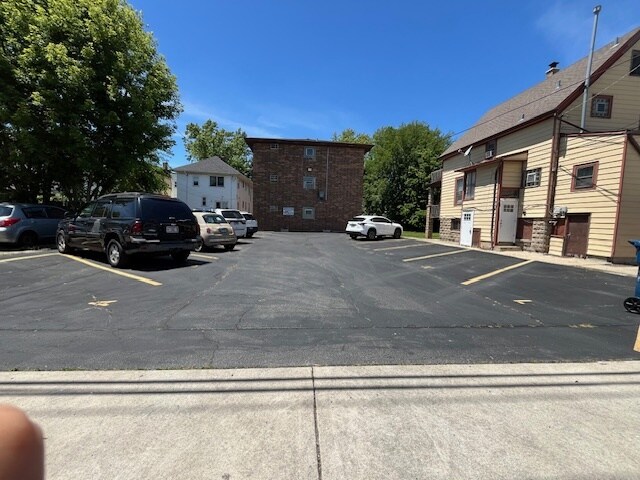 Building Photo - 1030 Dunlop Ave