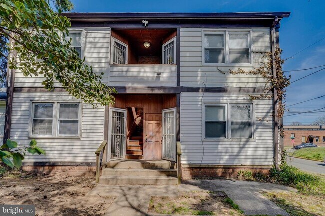 Building Photo - 3806 39th St