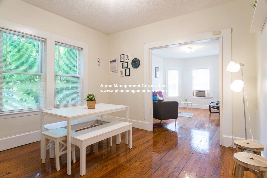 Building Photo - 123 Brook St