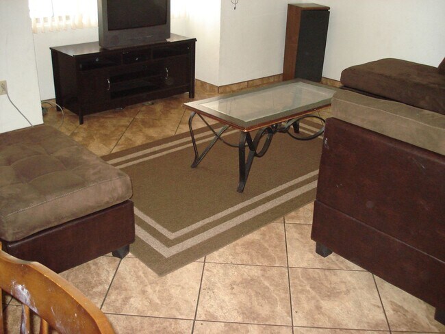 Building Photo - Open Friday, April 17th, 2026 4:30-5:30pm. Remodeled 3BR 2BA House - Tile throughout, Granite, St...