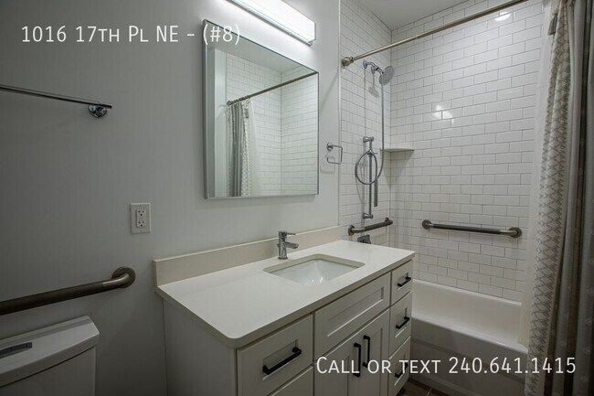 Building Photo - 1016 17th Pl NE