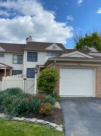 Building Photo - 3 bedroom 4 bathroom home in Lancaster tow...