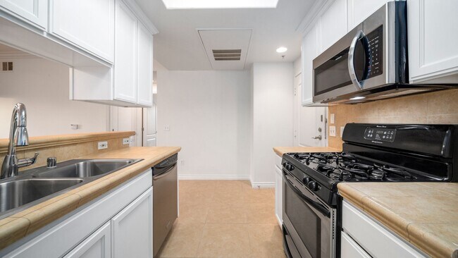 Building Photo - THE OAK, LLC
