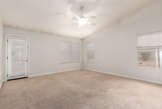 Building Photo - New Listing in Avondale
