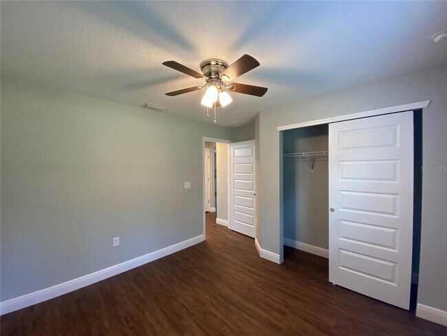 Building Photo - 958 W Geneva Pl