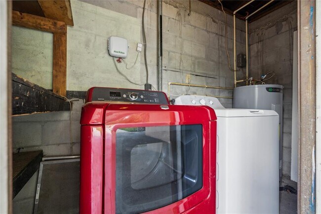 Building Photo - 4508 S Lois Ave