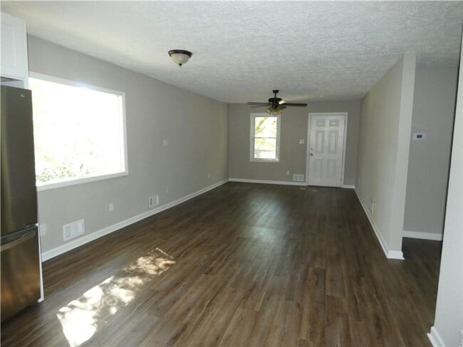 Building Photo - 2 Bed/1 bath single family home in Forsyth...