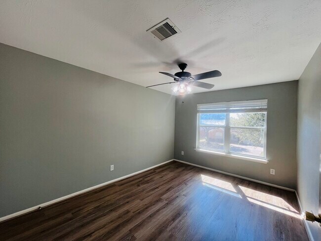 Building Photo - 20830 Oak Rain Ct