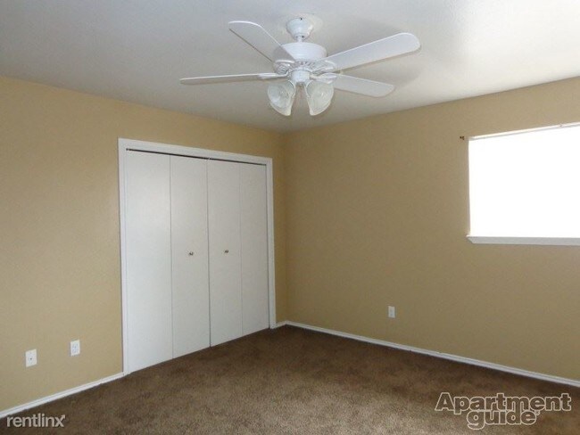 Building Photo - 2 br, 2 bath Townhome - Parkside Townhomes...