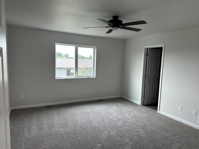 Building Photo - Welcome to Lincoln ND's newest development...